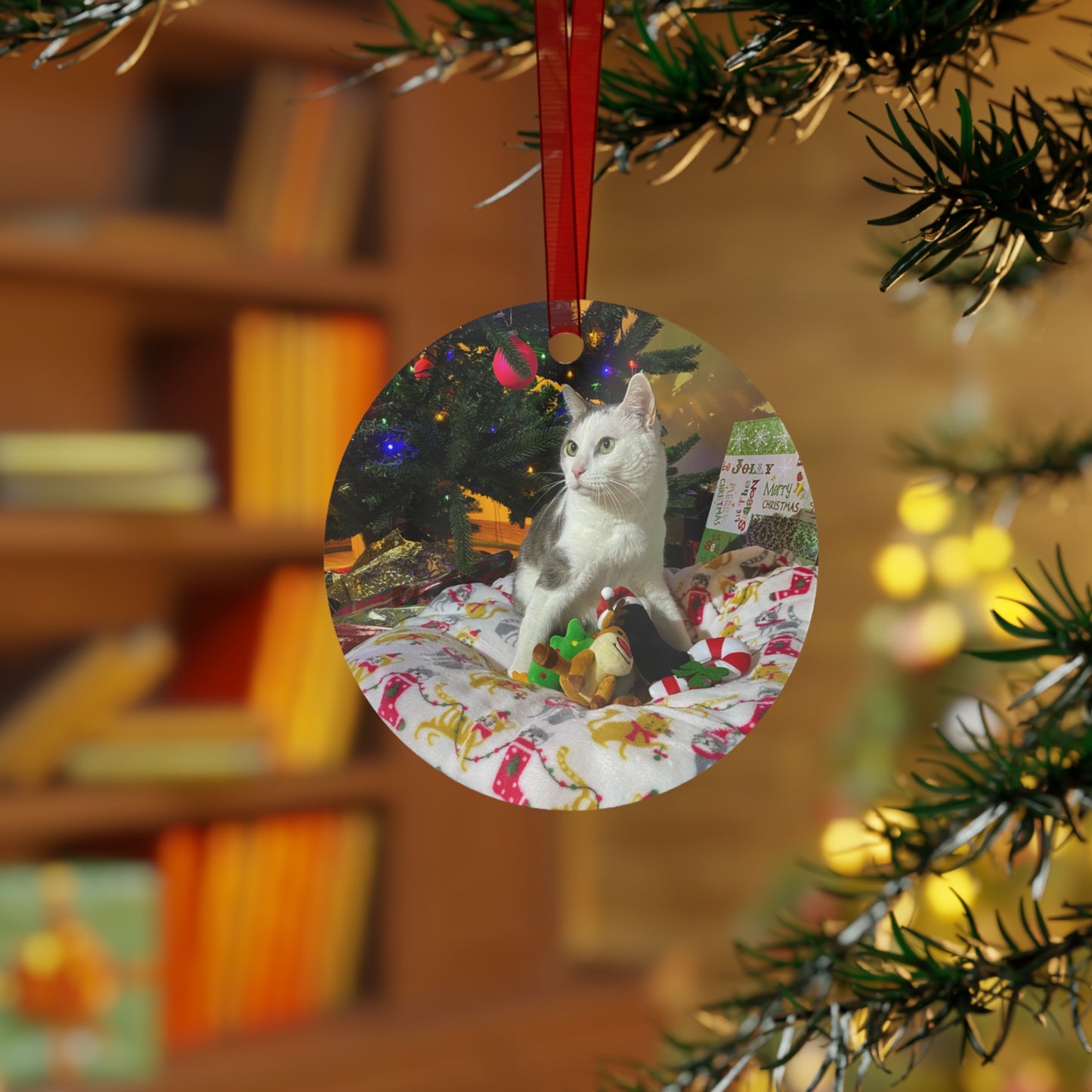 Santito Christmas Ornament Metal Cat Ornaments for Holiday Cheer, Festive Tree Decorations, Pet Lover Gifts